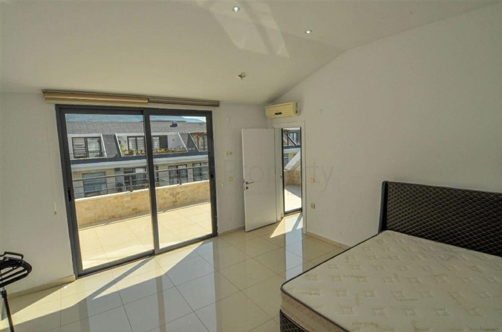 مجمع فاخر -شقة غرفة وصالة -مفروشة -في كاستل / الانيا 