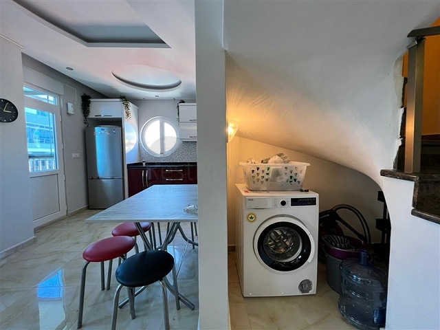 على شارع بارباروس - شقة غرفتين وصالة مفروشة - مجمع حديث - في محمودلار / الانيا 