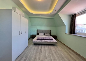 على شارع بارباروس - شقة غرفتين وصالة مفروشة - مجمع حديث - في محمودلار / الانيا 