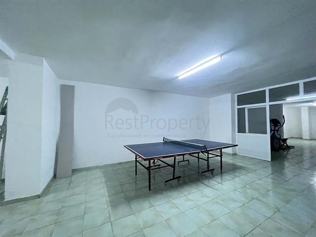 شقة غرفتين وصالة مفروشة - ضمن مجمع قريب من البحر والخدمات - في محمودلار / الانيا 