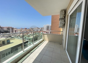 شقة غرفتين وصالة مفروشة - ضمن مجمع قريب من البحر والخدمات - في محمودلار / الانيا 