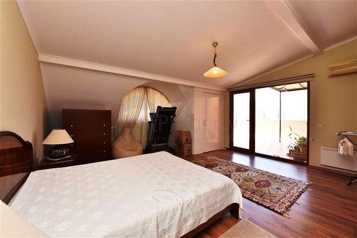 دوبلكس واسعة - 5 غرف وصالة - مفروشة - في موقع مميز - اوبا / الانيا 