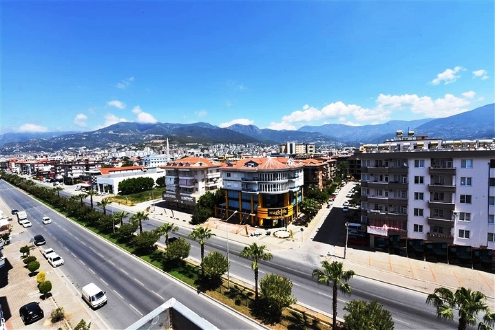 دوبلكس واسعة - 5 غرف وصالة - مفروشة - في موقع مميز - اوبا / الانيا 