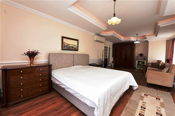 دوبلكس واسعة - 5 غرف وصالة - مفروشة - في موقع مميز - اوبا / الانيا 