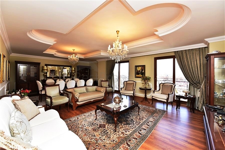 دوبلكس واسعة - 5 غرف وصالة - مفروشة - في موقع مميز - اوبا / الانيا 