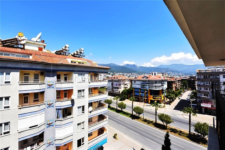 دوبلكس واسعة - 5 غرف وصالة - مفروشة - في موقع مميز - اوبا / الانيا 