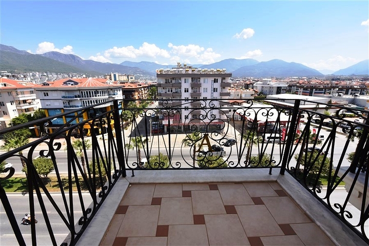 دوبلكس واسعة - 5 غرف وصالة - مفروشة - في موقع مميز - اوبا / الانيا 