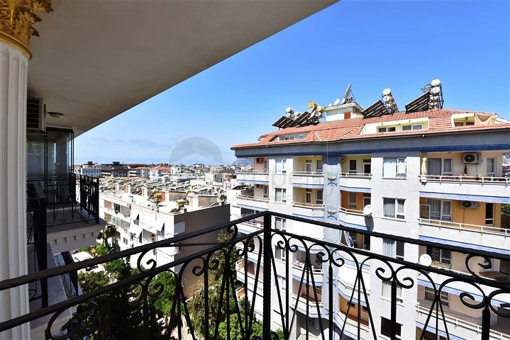 دوبلكس واسعة - 5 غرف وصالة - مفروشة - في موقع مميز - اوبا / الانيا 