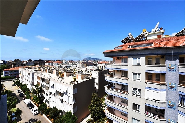 دوبلكس واسعة - 5 غرف وصالة - مفروشة - في موقع مميز - اوبا / الانيا 