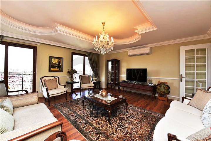 دوبلكس واسعة - 5 غرف وصالة - مفروشة - في موقع مميز - اوبا / الانيا 