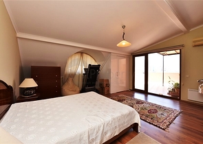 دوبلكس واسعة - 5 غرف وصالة - مفروشة - في موقع مميز - اوبا / الانيا 