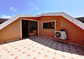 دوبلكس واسعة - 5 غرف وصالة - مفروشة - في موقع مميز - اوبا / الانيا 