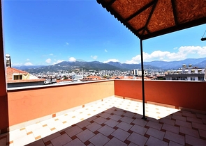 دوبلكس واسعة - 5 غرف وصالة - مفروشة - في موقع مميز - اوبا / الانيا 