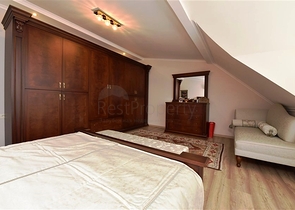 دوبلكس واسعة - 5 غرف وصالة - مفروشة - في موقع مميز - اوبا / الانيا 