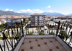 دوبلكس واسعة - 5 غرف وصالة - مفروشة - في موقع مميز - اوبا / الانيا 