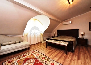 دوبلكس واسعة - 5 غرف وصالة - مفروشة - في موقع مميز - اوبا / الانيا 