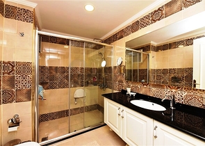 دوبلكس واسعة - 5 غرف وصالة - مفروشة - في موقع مميز - اوبا / الانيا 