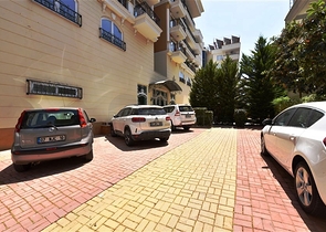 دوبلكس واسعة - 5 غرف وصالة - مفروشة - في موقع مميز - اوبا / الانيا 