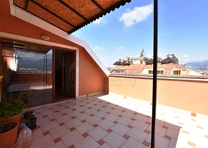 دوبلكس واسعة - 5 غرف وصالة - مفروشة - في موقع مميز - اوبا / الانيا 