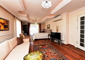 دوبلكس واسعة - 5 غرف وصالة - مفروشة - في موقع مميز - اوبا / الانيا 