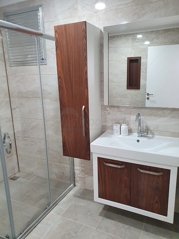 مجمع فاخر - شقة غرفة وصالة واسعة -مفروشة -في محمودلار / الانيا 