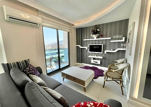 اطلالة بحر وقلعة  - دوبلكس غرفتين وصالة مفروشة -ضمن مجمع بخدمات فندقية - في مركز الانيا 