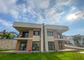 فلل في مجمع كارجيجاك الجديد