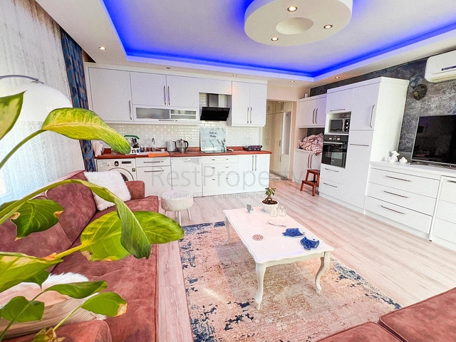 شقة غرفة وصالة - ضمن مجمع سكني - في منطقة كاستل الراقية / الانيا 