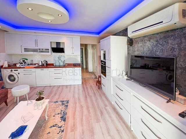 شقة غرفة وصالة - ضمن مجمع سكني - في منطقة كاستل الراقية / الانيا 