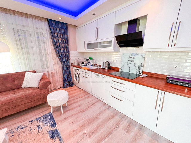 شقة غرفة وصالة - ضمن مجمع سكني - في منطقة كاستل الراقية / الانيا 