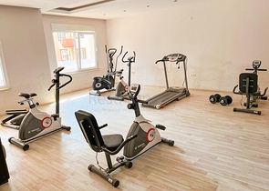 شقة غرفة وصالة - ضمن مجمع سكني - في منطقة كاستل الراقية / الانيا 