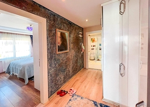 شقة غرفة وصالة - ضمن مجمع سكني - في منطقة كاستل الراقية / الانيا 