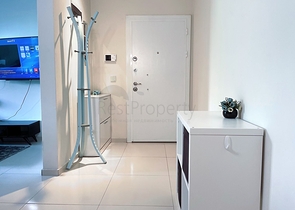 موقع مركزي - شقة غرفة وصالة مفروشة - ضمن مجمع سكني - في توسمور / الانيا 