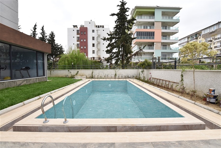 اطلالة بحر - دوبلكس غرفتين وصالة - مجمع جديد في كاستل / الانيا 