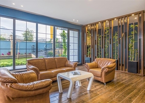 مجمع انيق - شقة غرفة وصالة مفروشة - في محمودلار / الانيا 