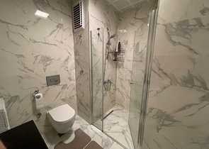 مجمع انيق - شقة غرفة وصالة مفروشة - في محمودلار / الانيا 