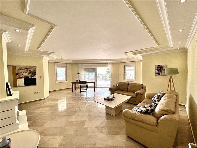 فيلا مستقلة - 3 غرف وصالة - مسبح مستقل - في كارجيجاك / الانيا 