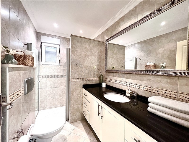 فيلا مستقلة - 3 غرف وصالة - مسبح مستقل - في كارجيجاك / الانيا 