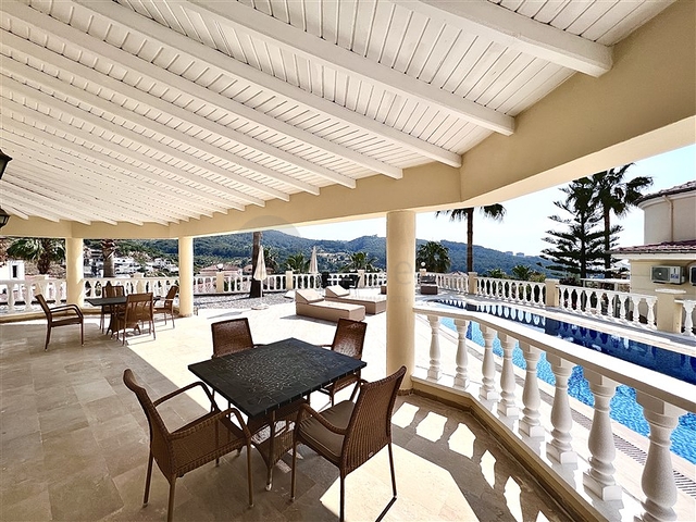 فيلا مستقلة - 3 غرف وصالة - مسبح مستقل - في كارجيجاك / الانيا 