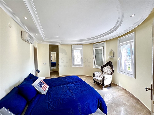 فيلا مستقلة - 3 غرف وصالة - مسبح مستقل - في كارجيجاك / الانيا 