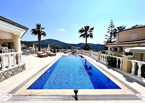 فيلا مستقلة - 3 غرف وصالة - مسبح مستقل - في كارجيجاك / الانيا 