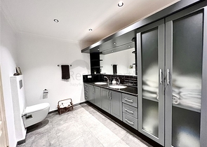 فيلا مستقلة - 3 غرف وصالة - مسبح مستقل - في كارجيجاك / الانيا 