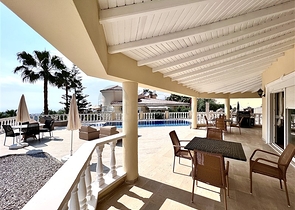 فيلا مستقلة - 3 غرف وصالة - مسبح مستقل - في كارجيجاك / الانيا 