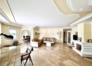 فيلا مستقلة - 3 غرف وصالة - مسبح مستقل - في كارجيجاك / الانيا 