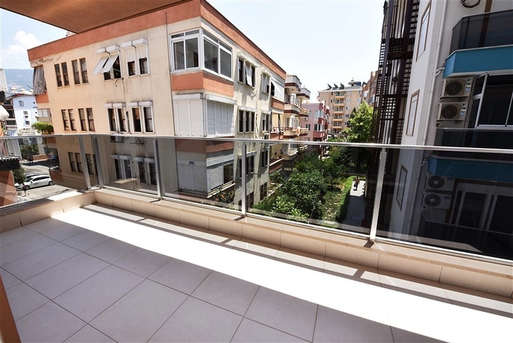 شقق للبيع في مركز الانيا - غرفة وصالة مفروشة - قريبة من شاطئ كليوباترا 