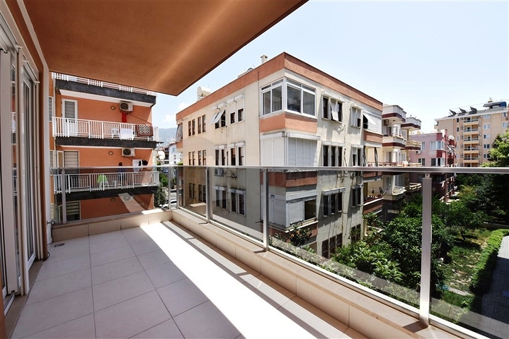 شقق للبيع في مركز الانيا - غرفة وصالة مفروشة - قريبة من شاطئ كليوباترا 