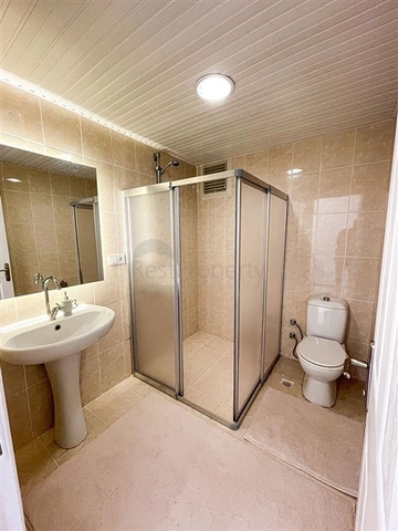 شقة واسعة غرفتين وصالة مفروشة - ضمن مجمع سكني في محمودلار/ الانيا 