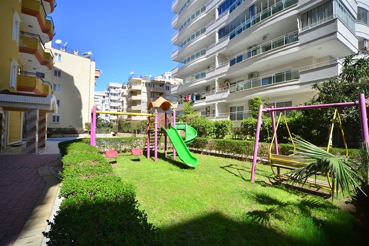 شقة واسعة غرفتين وصالة مفروشة - ضمن مجمع سكني في محمودلار/ الانيا 