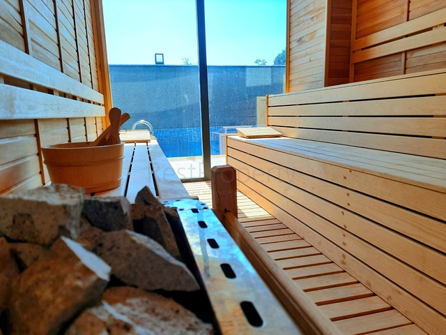 شقة جديدة  - غرفة وصالة مفروشة -ضمن مجمع - في محمودلار / الانيا 