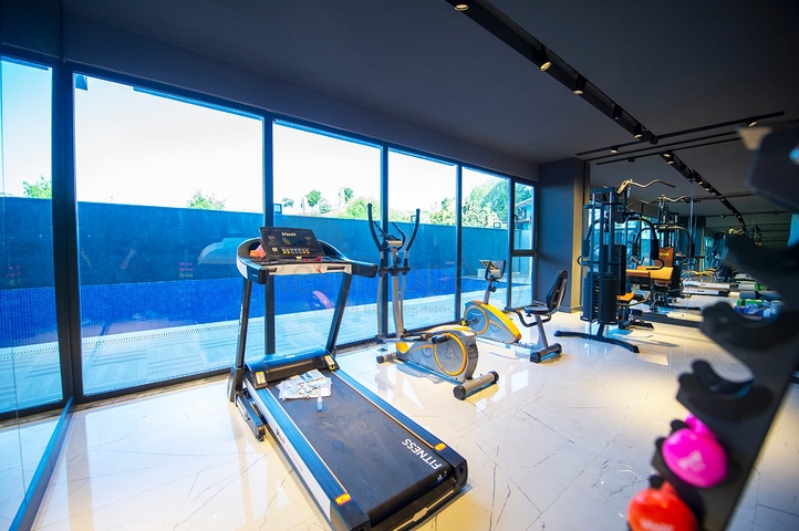 شقة جديدة  - غرفة وصالة مفروشة -ضمن مجمع - في محمودلار / الانيا 